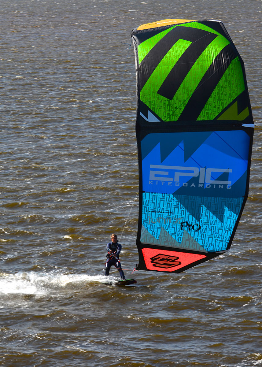 EPIC KITES KITEBOARDING JUNIOR PRO V2 4 Kite Action